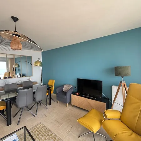 T3 Au 6e Etage Avec Balcon Et Vue - Fr-1-197-200