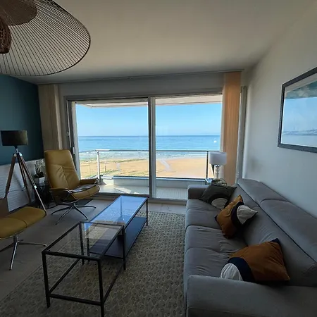 T3 Au 6e Etage Avec Balcon Et Vue - Fr-1-197-200