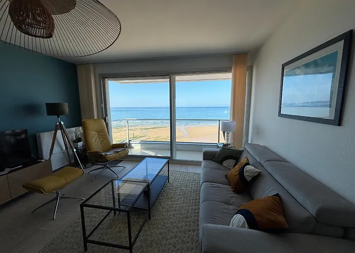 T3 Au 6e Etage Avec Balcon Et Vue - Fr-1-197-200