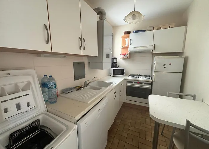 公寓 T3 Au 6e Etage Avec Balcon Et Vue - Fr-1-197-200 *